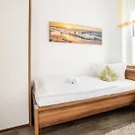 Appartement Poseidon Mit Balkon, Strandnah Und Zentral Binz