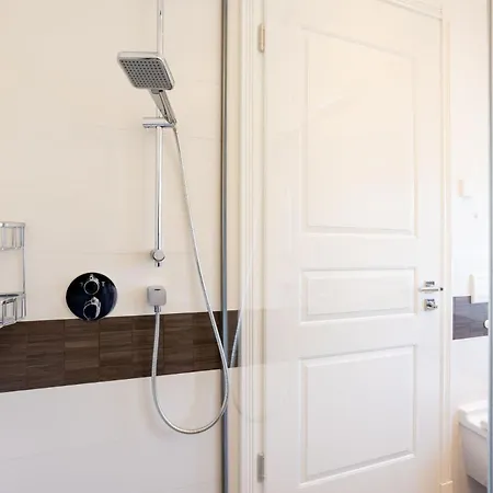 Appartement Poseidon Mit Balkon, Strandnah Und Zentral Binz