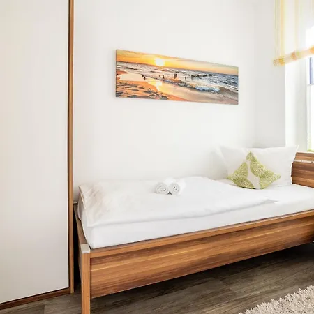 Apartment Poseidon Mit Balkon, Strandnah Und Zentral Binz