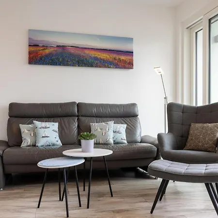 Appartement Poseidon Mit Balkon, Strandnah Und Zentral Binz