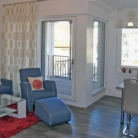 Poseidon Mit Balkon, Strandnah Und Zentral Binz