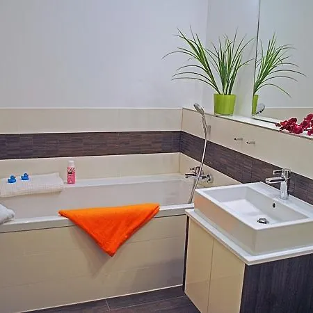 Poseidon Mit Balkon, Strandnah Und Zentral Binz