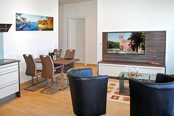 Apartment Poseidon Mit Balkon, Strandnah Und Zentral Binz